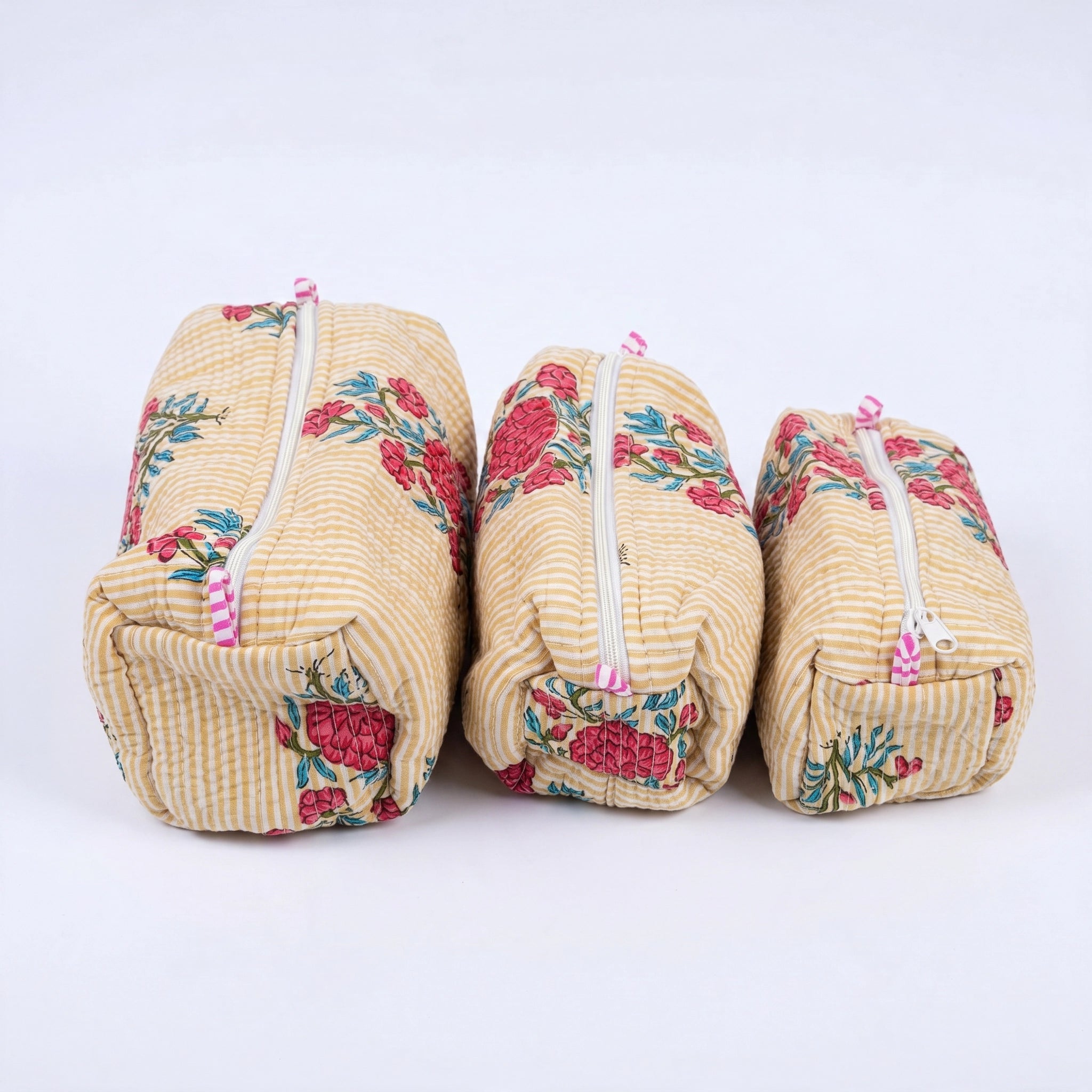 Set de 3 Neceseres Acolchados Rayas Ocre con Flores